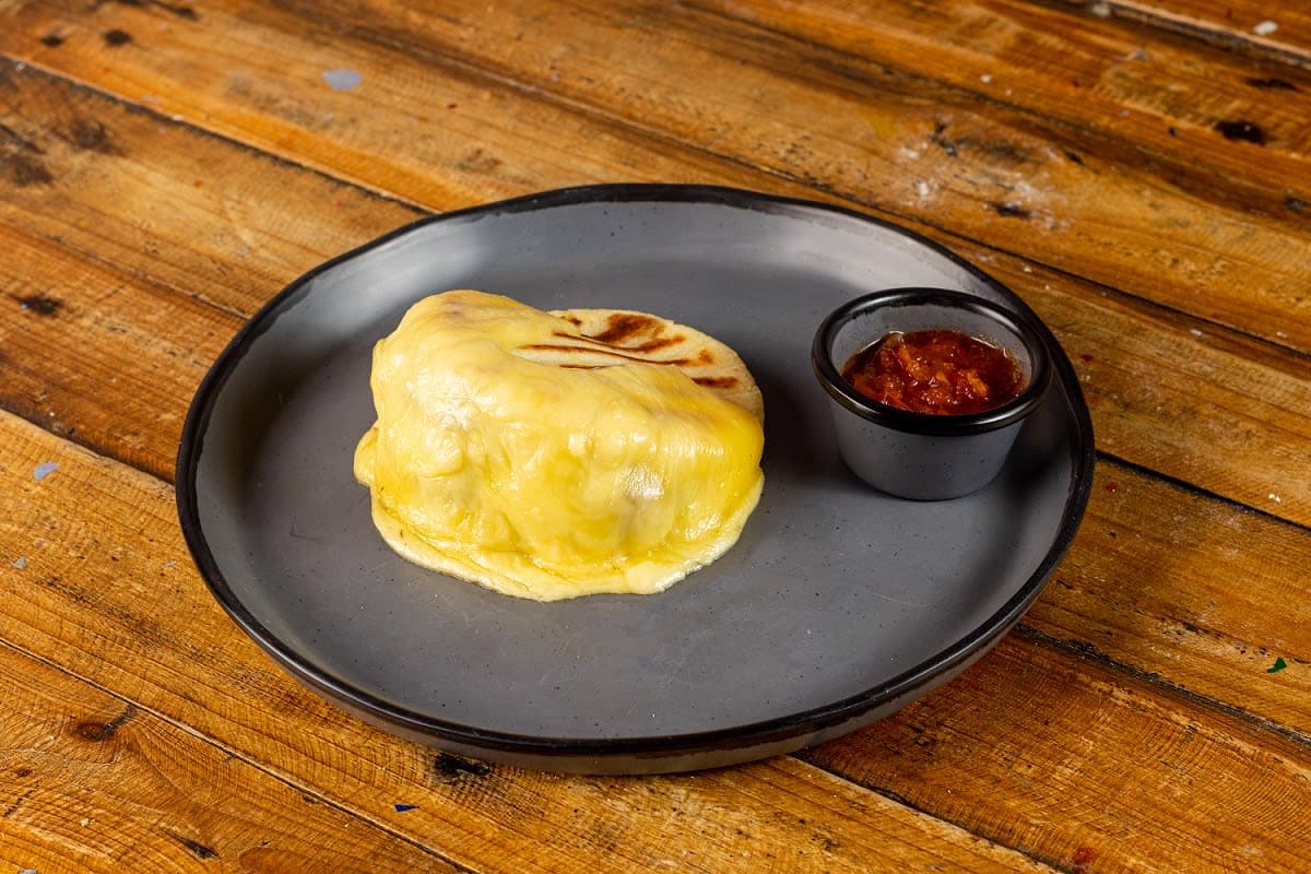 Arepa rellena de carne